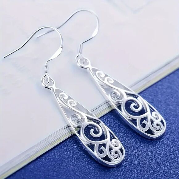 925 Silver Plated Leaf Drop Earrings Lightweight Dangle Filligree Long Teardrop - Picture 5 of 7